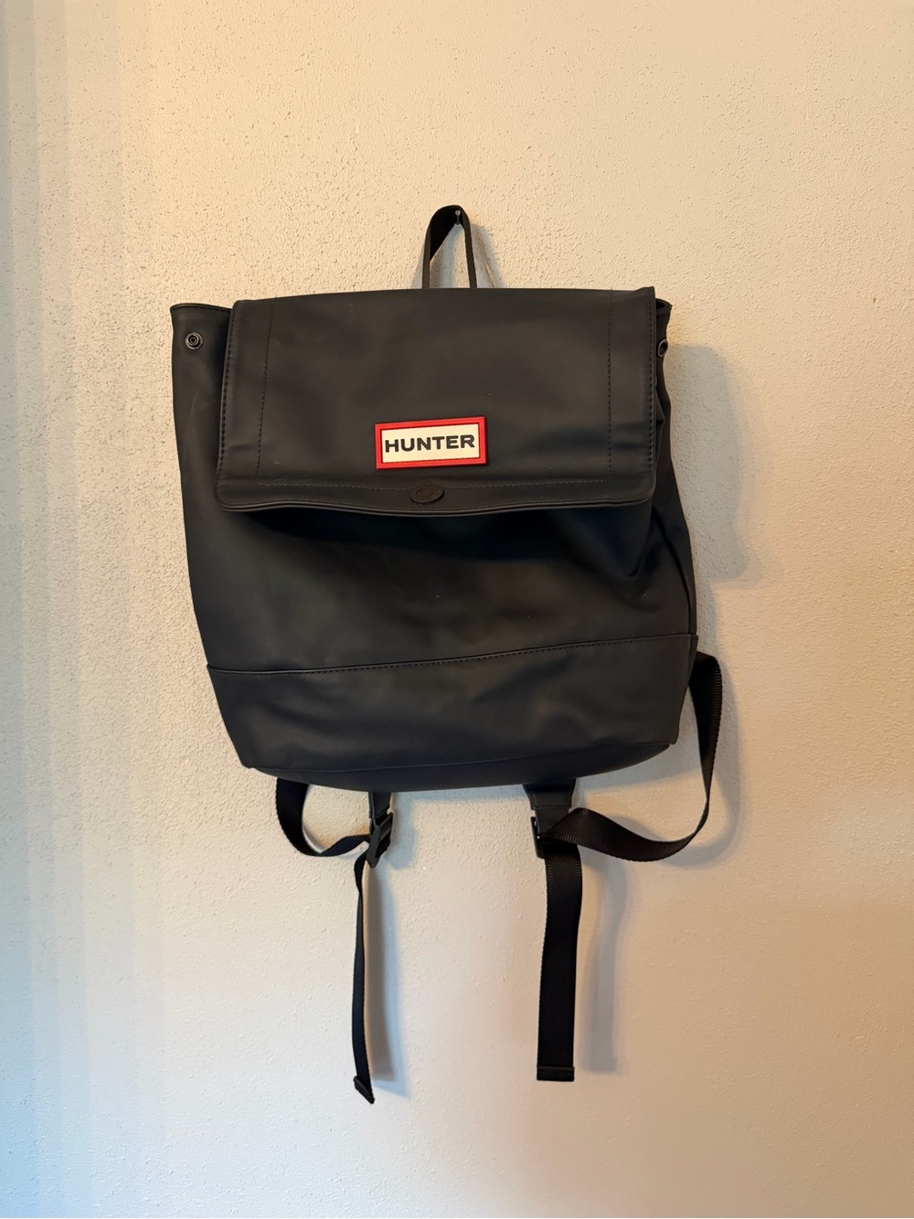 Hunter Black Backpack with Red Logo Patch 20th Anniversary - Men